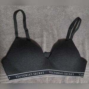 Victoria's Secret no wire bra dark gray/charcoal 38C?